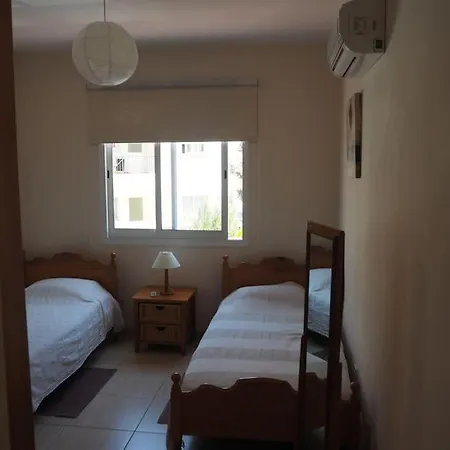 A Stone's Throw From Everything 公寓 Paphos