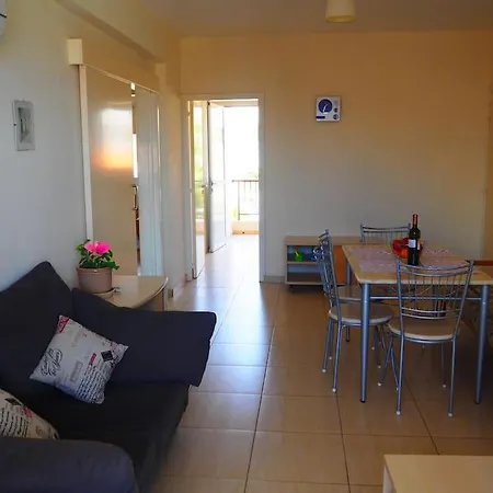 Apartment A Stone's Throw From Everything