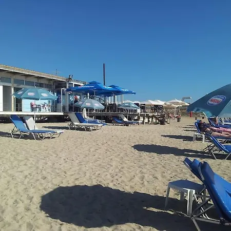 Apartment A Stone's Throw From Everything Paphos