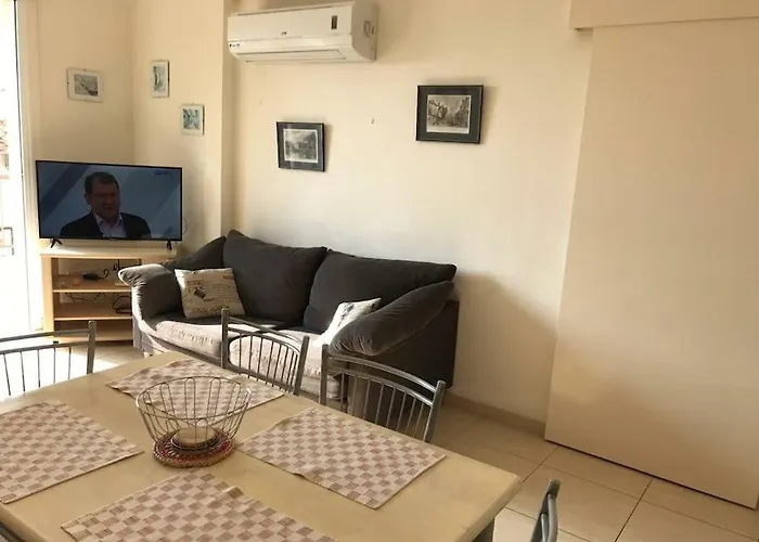 A Stone's Throw From Everything アパート