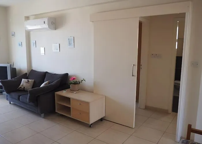 A Stone's Throw From Everything パ フォス